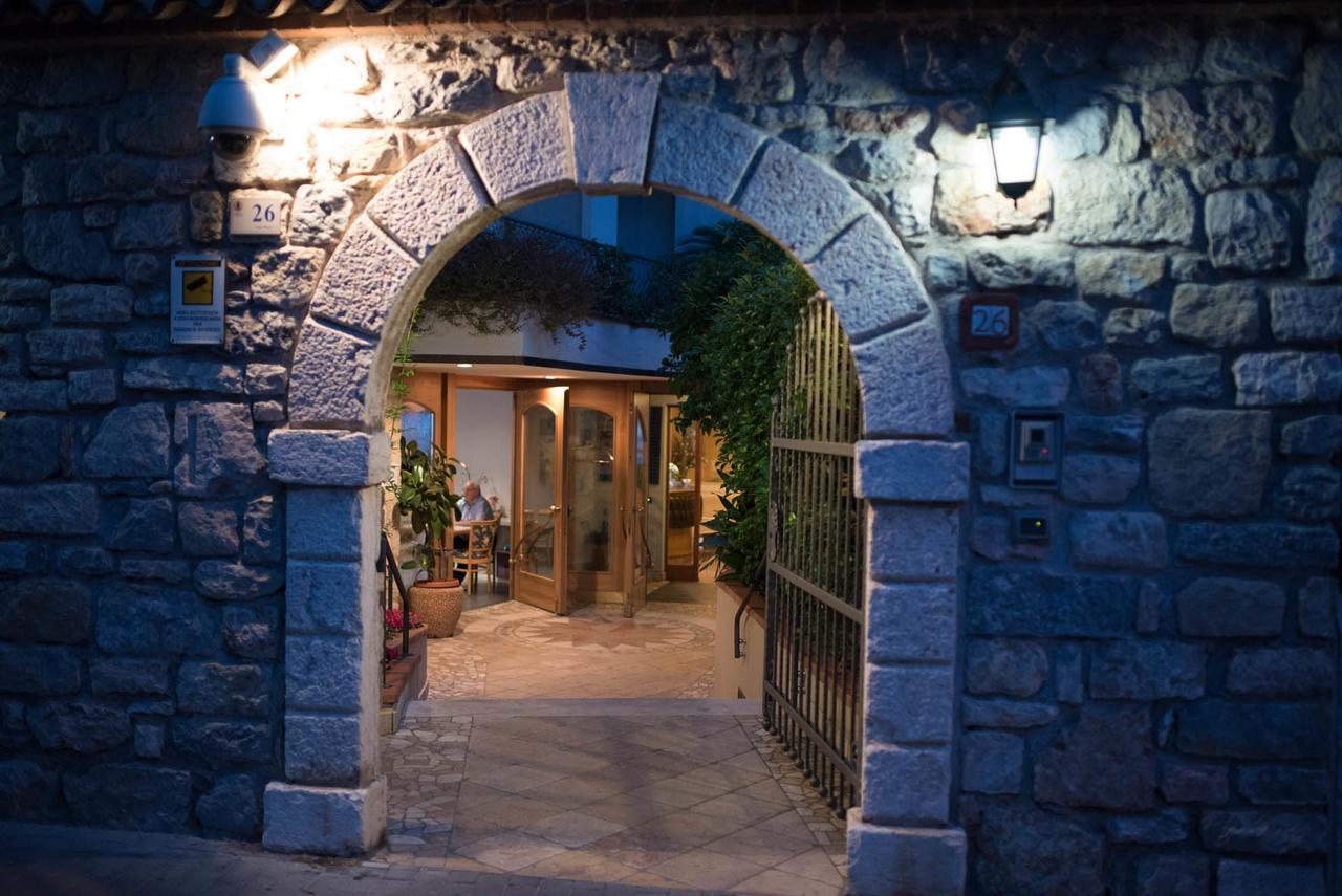 Hotel Venezia Malcesine Exterior foto